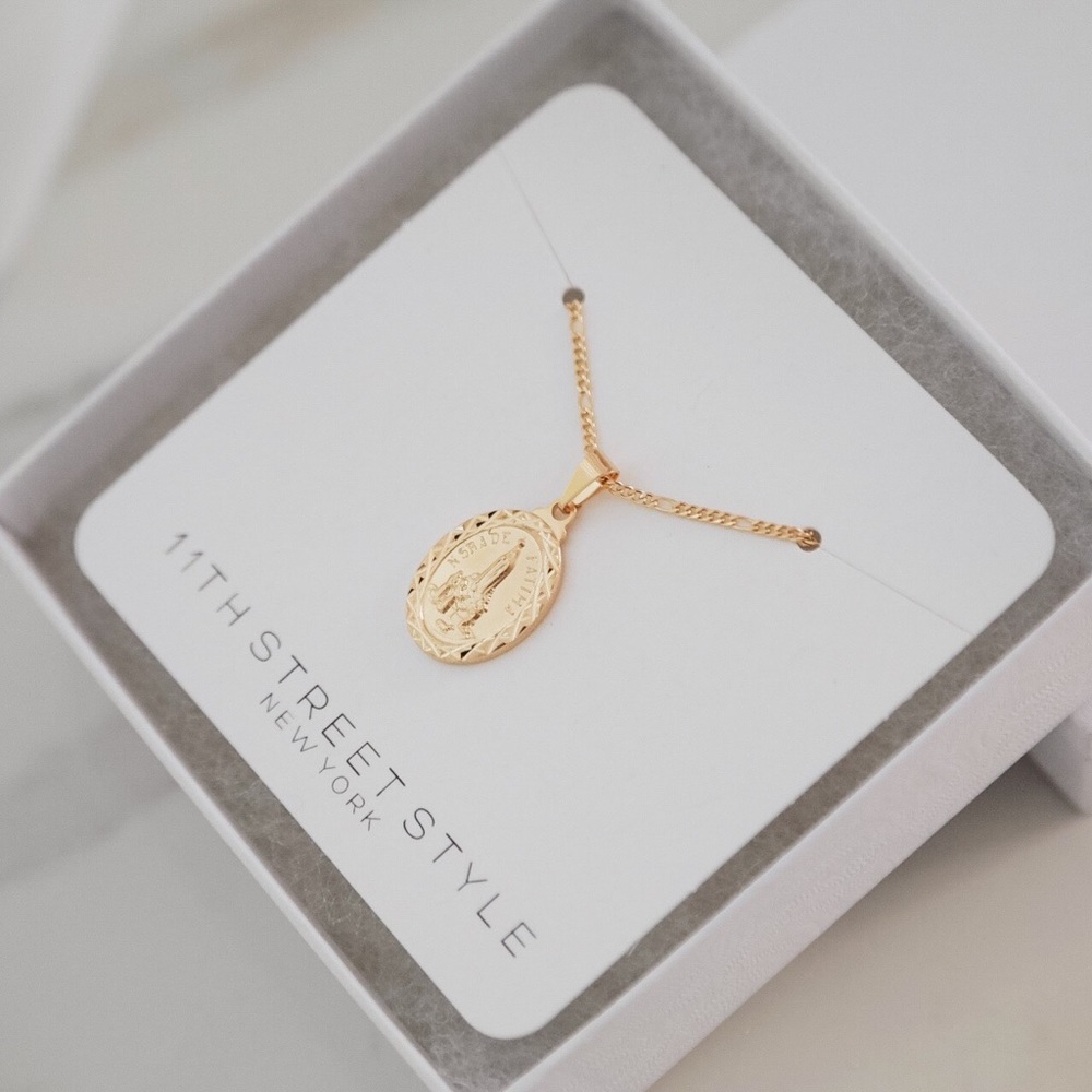 Virgin Mary Necklace | 18kt Gold Filled - Picture 5 of 7
